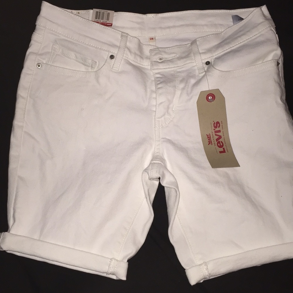 Women’s Levi’s Bermuda White Size 28